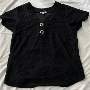 89th & Madison Black Textured V-Neck Top